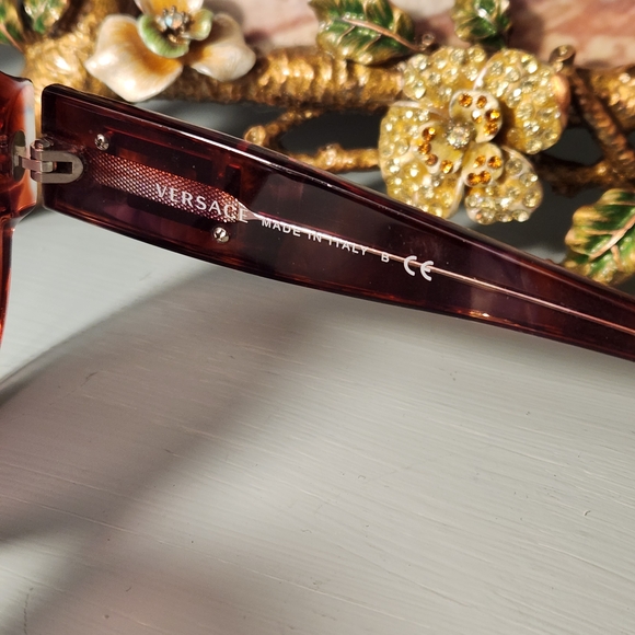 Versace Burgundy Sunglasses Model 4238-B - Picture 7 of 9
